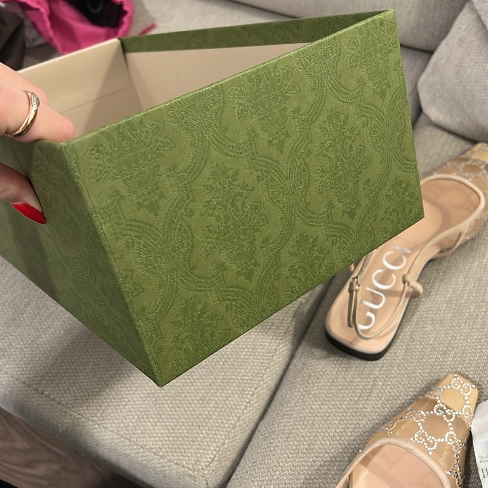 Gucci Beige and Silver Women's Shoes - Picture 4 of 4